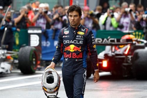F1 - Pérez 'cutuca' Red Bull por dificuldades dos pilotos: "Consegui sobreviver lá por muito tempo"