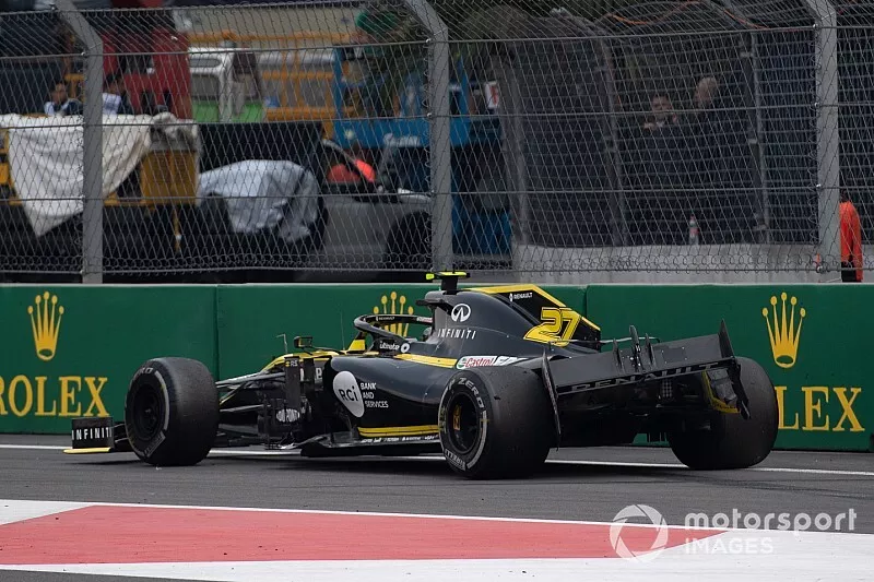 Damaged car of Nico Hulkenberg, Renault R.S. 19 