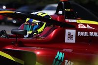 Orzechowski kontynuuje starty w F4