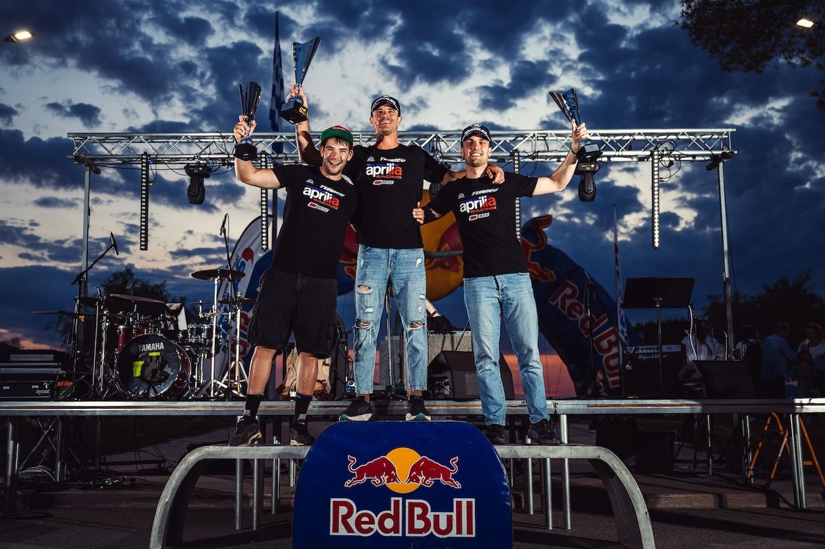 Aprilia Tuareg Racing storica all'Hellas Rally Raid: vittoria assoluta e tripletta in M5