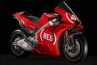 Aprilia vuelve a teñirse de rojo en apoyo a la lucha contra el sida