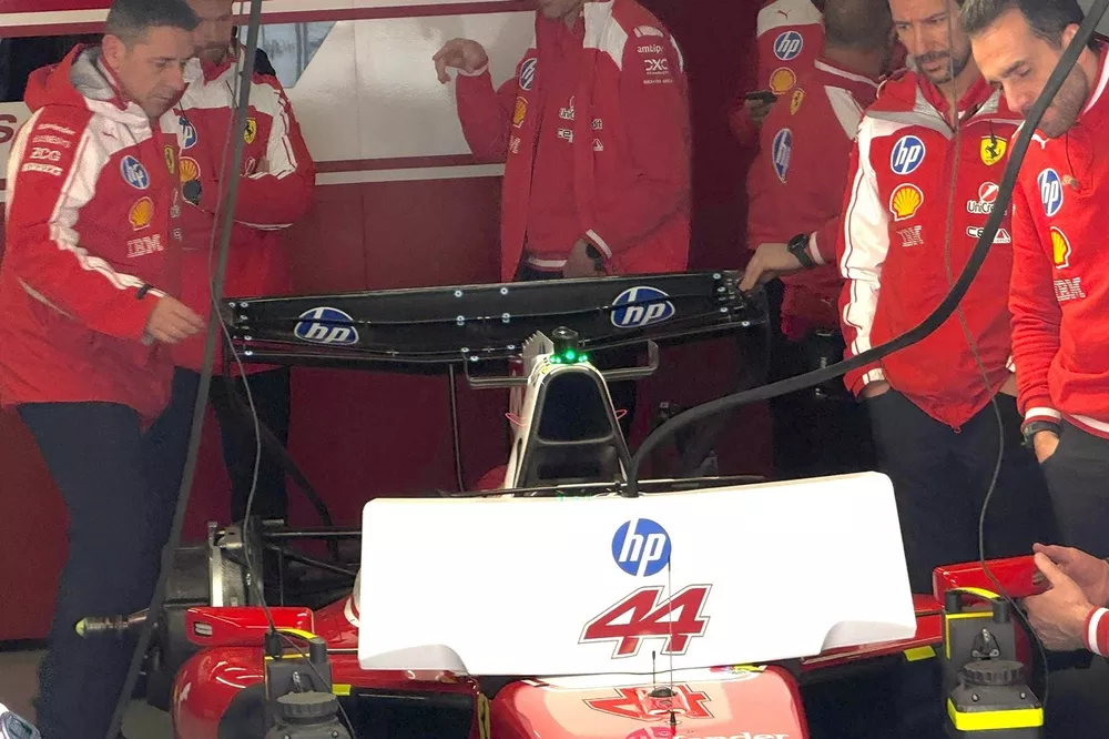 Dettaglio dell'ala macarena della Ferrari SF-26