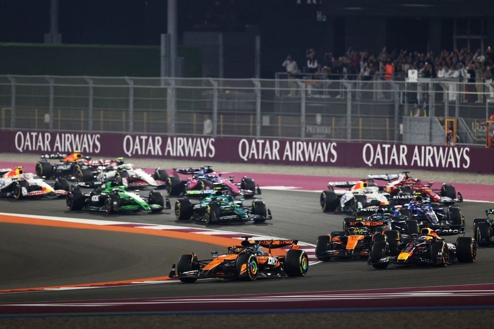 Lando Norris, McLaren, Oscar Piastri, McLaren, Max Verstappen, Red Bull Racing