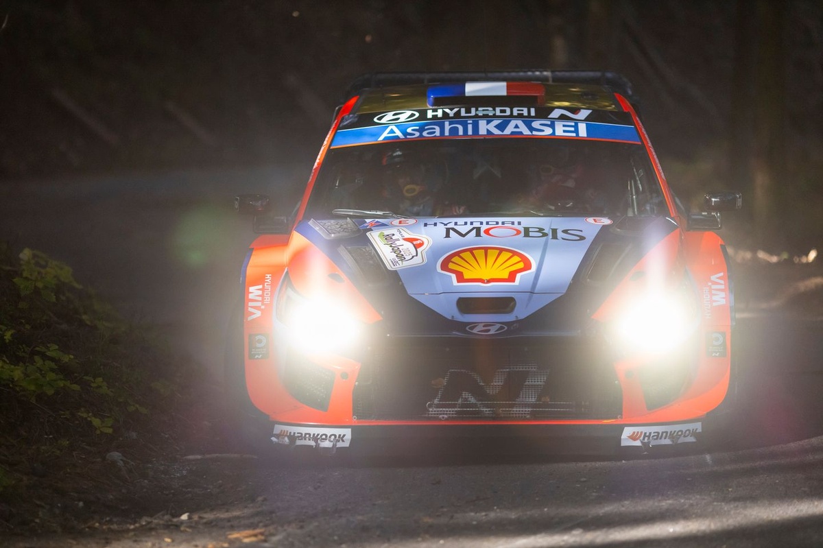 WRC Rally Japan: Fourmaux retires after losing passenger door in