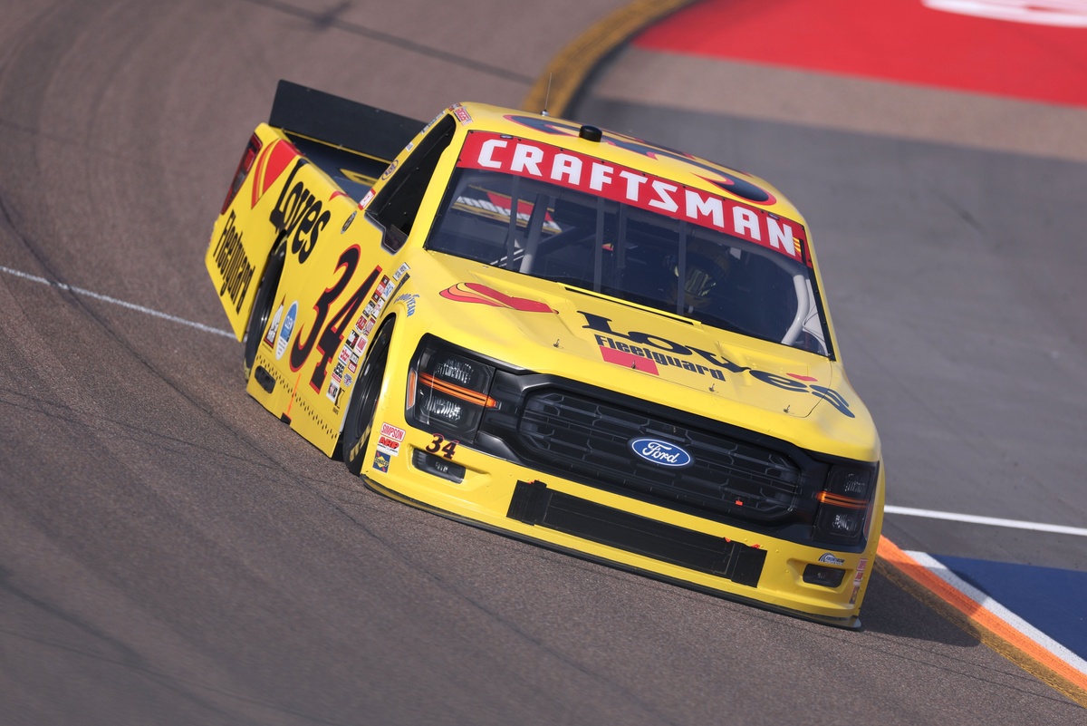 Layne Riggs earns NASCAR Truck finale pole, but won't start in 1st