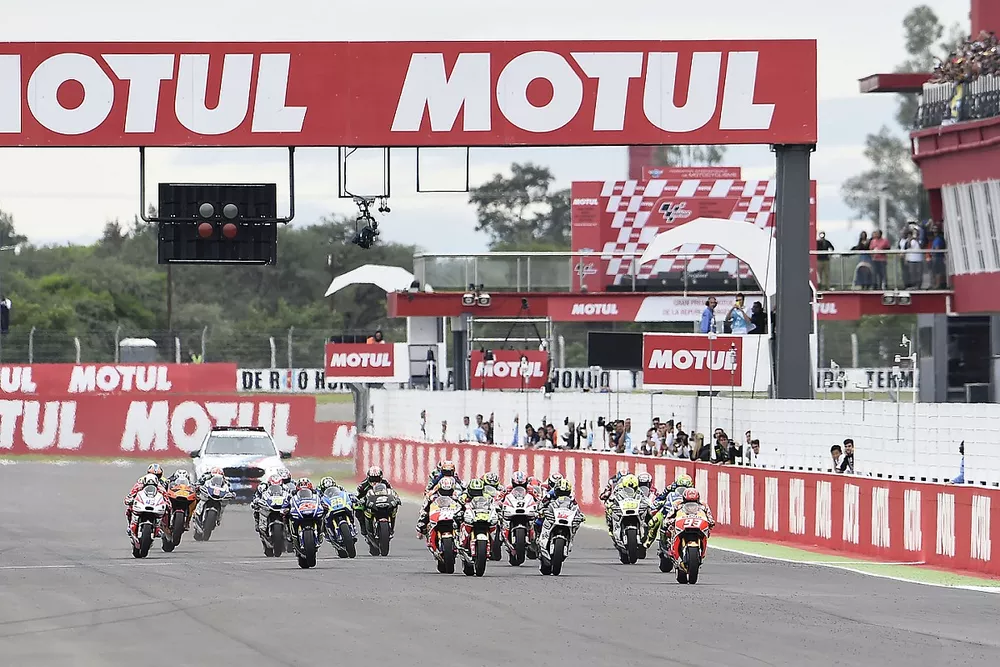 Marc Marquez, Repsol Honda Team, prend la t&ecirc;te au d&eacute;part