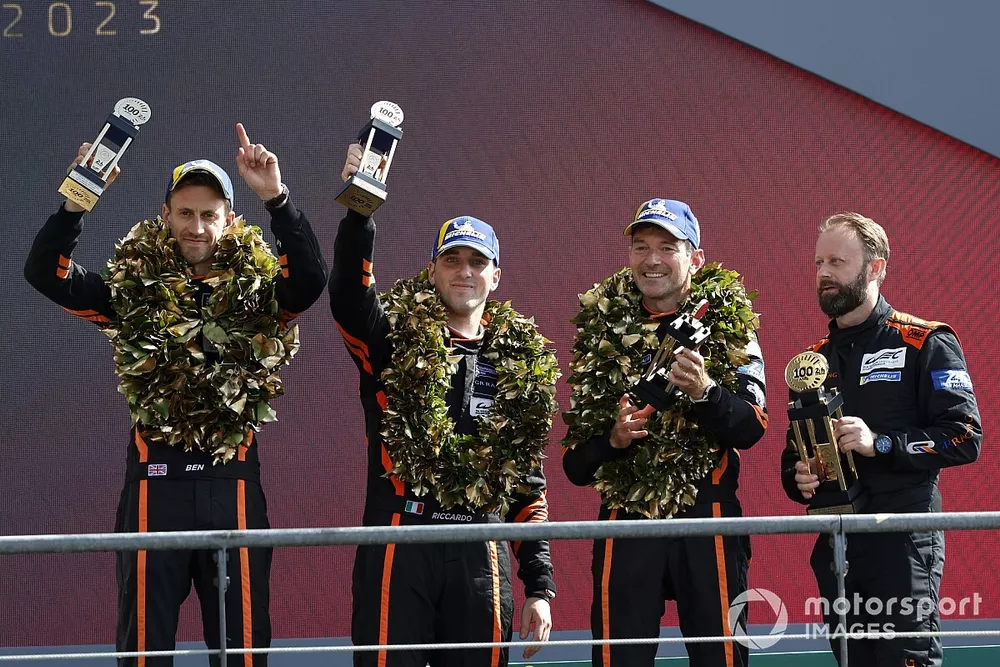 Podio GTE AM: terzo posto #86 GR Racing Porsche 911 RSR - 19 di Michael Wainwright, Benjamin Barker, Riccardo Pera