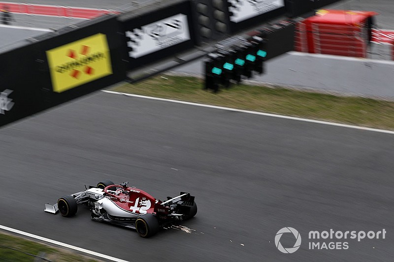 Räikkönen vezeti a harmadik tesztnapot Vettel és a Ferrari előtt: utolsó a Mercedes