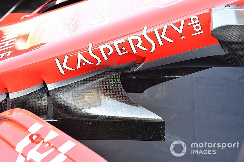 Abu Dhabi GP: szárnyvariációk és barázdás felnik a pitből