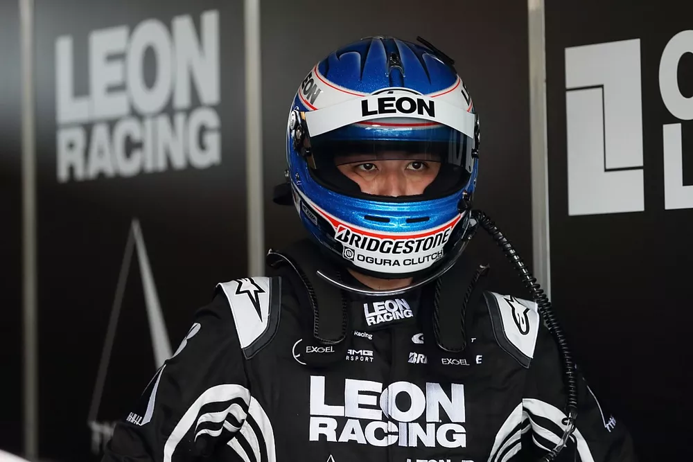 Naoya Gamou, #65 LEON PYRAMID AMG
