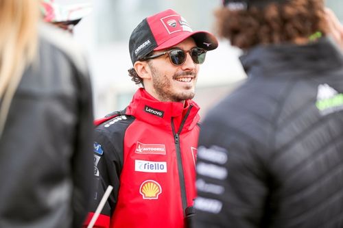 Bagnaia: "24 puntos no son muchos, pero es el momento de ser agresivos"
