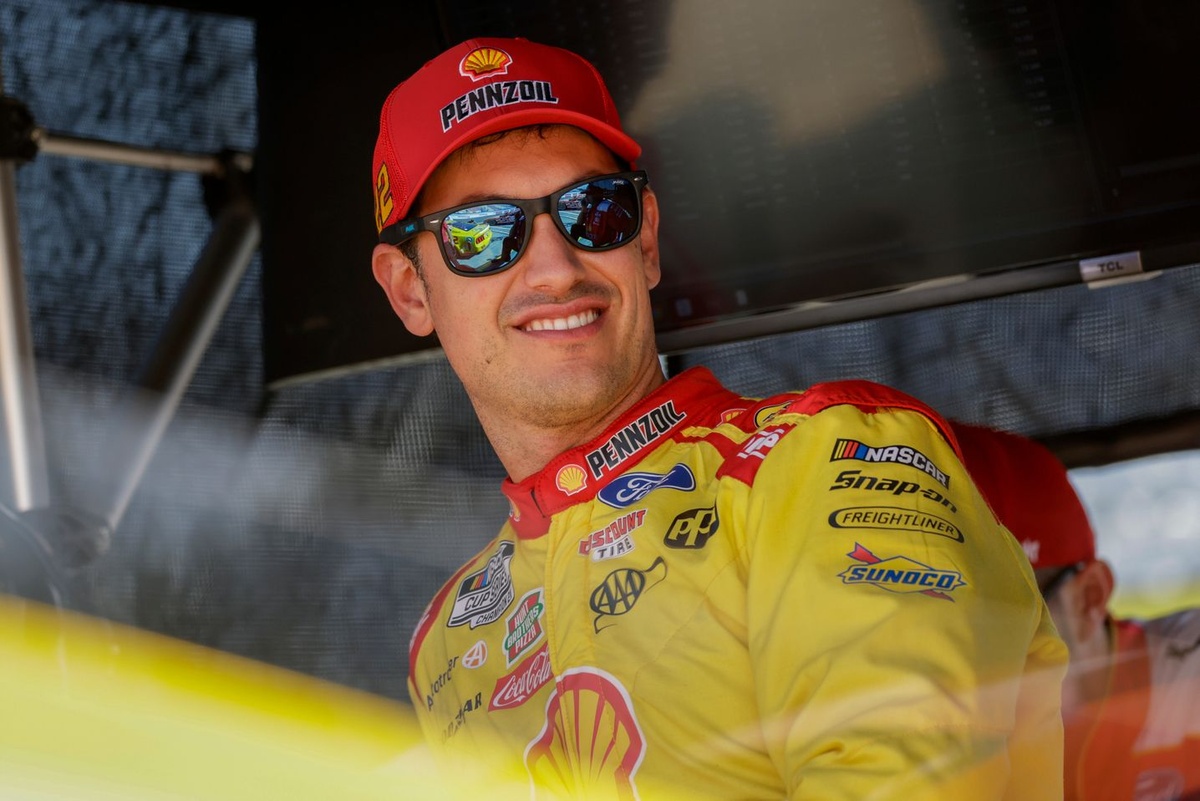 NASCAR Cup Las Vegas Logano capitalises on fuel…