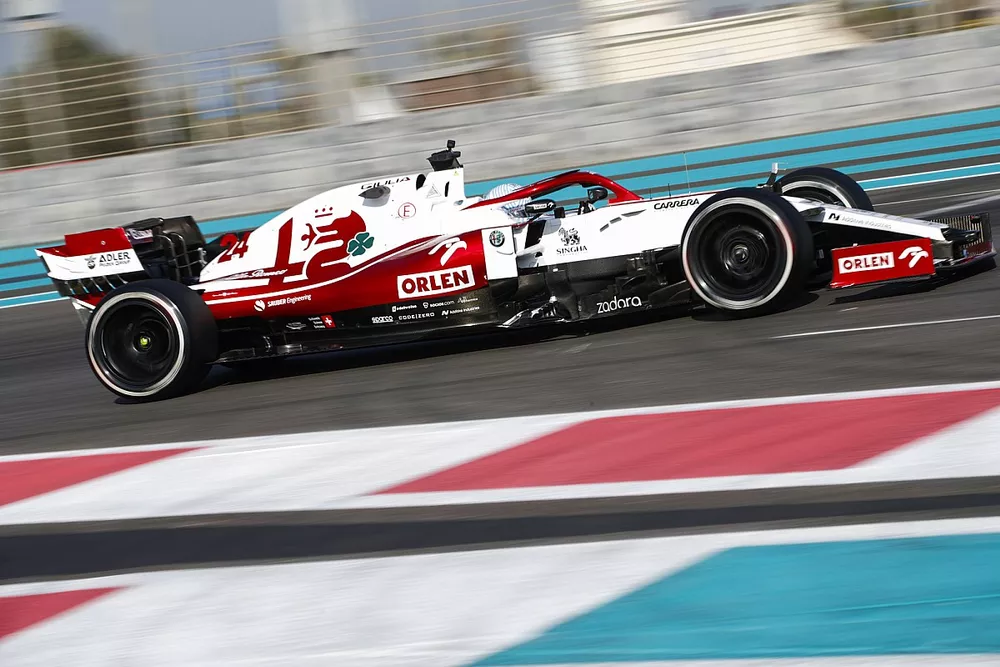 Guanyu Zhou, Alfa Romeo Racing C39 mule 
