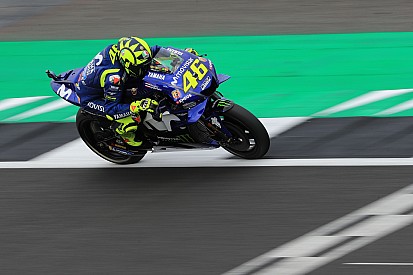 Rossi, Yamaha'nın hatasıyla geride kalmasından dolayı çok üzgün