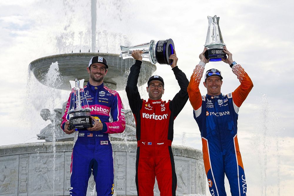 Podio: ganador Will Power, Team Penske Chevrolet, segundo lugar Alexander Rossi, Andretti Autosport Honda, tercer lugar Scott Dixon, Chip Ganassi Racing Honda