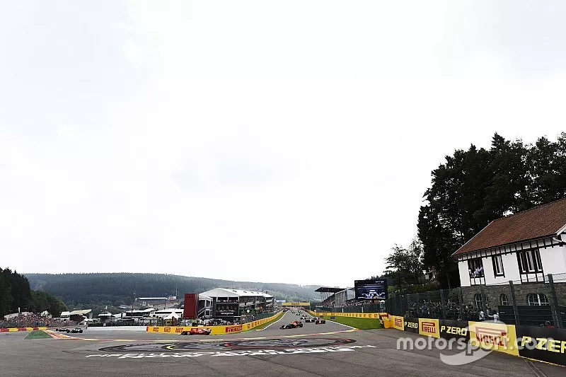 Valtteri Bottas, Mercedes AMG F1 W08, Kimi Raikkonen, Ferrari SF70H, Max Verstappen, Red Bull Racing