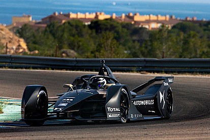 Campeão da F-E diz que fãs ficarão chocados com carro novo