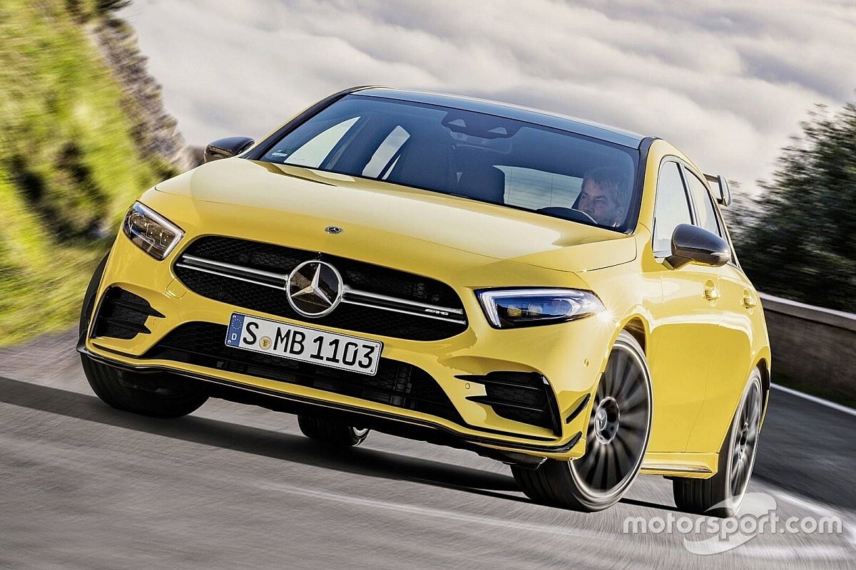 Mercedes розсекретив новинку A-Class: AMG A35 4Matic