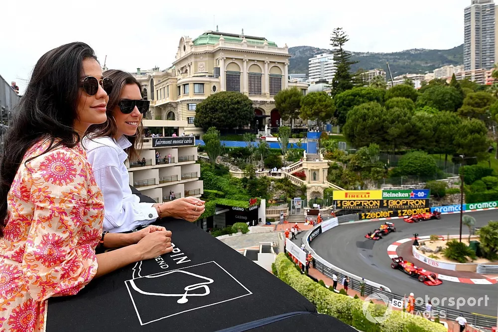 Fans watch as Charles Leclerc, Ferrari SF21, Sergio P&eacute;rez, Red Bull Racing RB16B, Carlos Sainz Jr., Ferrari SF21