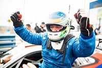Porsche Cup: Com duas vitórias “em casa”, Urubatan Jr é o cara do fim de semana