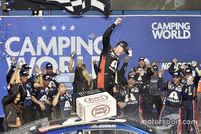 Race Winner Alex Bowman, Hendrick Motorsports, Chevrolet Camaro Axalta