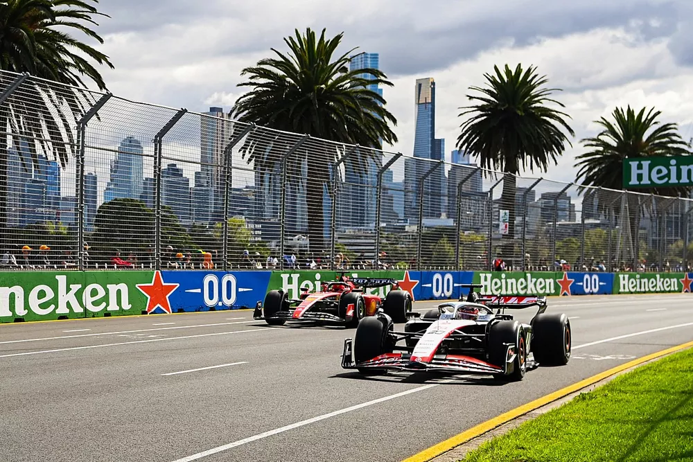 Kevin Magnussen, Haas VF-23, Charles Leclerc, Ferrari SF-23