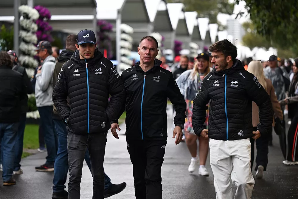 Esteban Ocon, Alpine F1 Team, Alan Permane, Sporting Director, Alpine F1 Team, Pierre Gasly, Alpine F1 Team