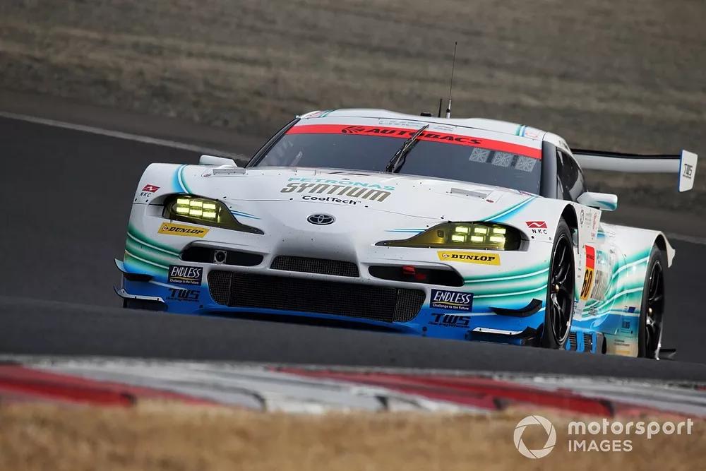 #60 SYNTIUM LMcorsa GR Supra GT