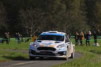 Świetny Armstrong, problemy Tempestiniego