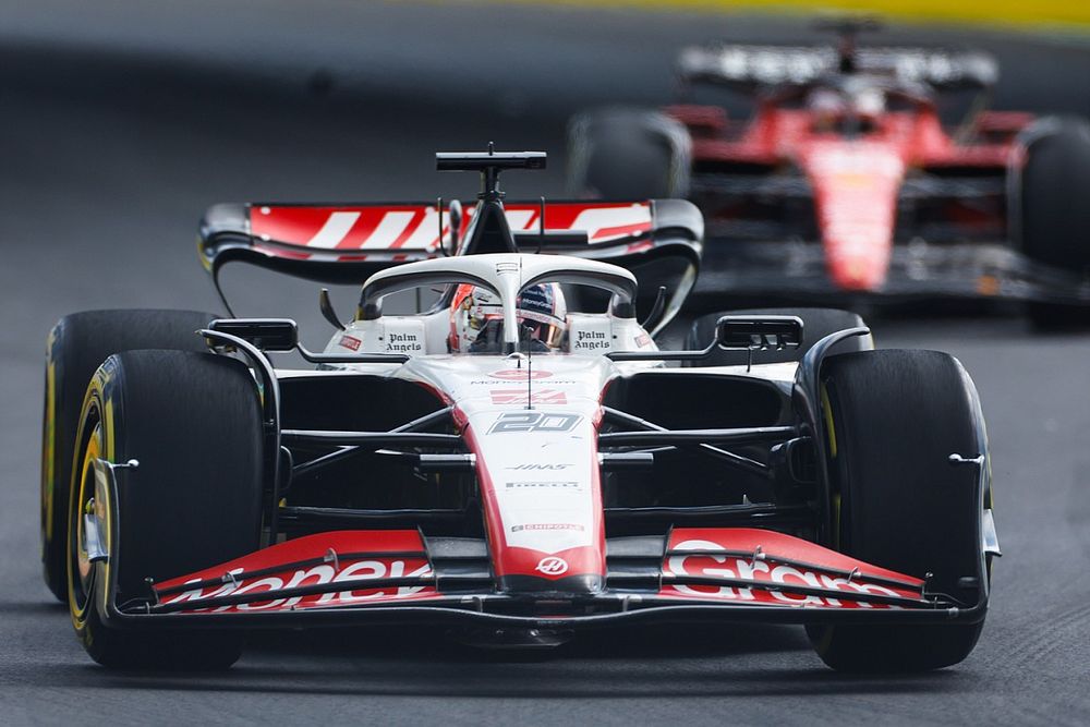 Kevin Magnussen, Haas VF-23, Charles Leclerc, Ferrari SF-23