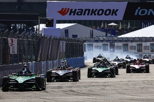 Cassidy supera Dennis e vence corrida 2 da Fórmula E em Berlim; di Grassi é 12º