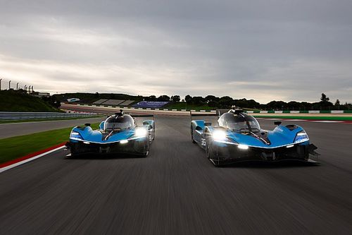 Alpine rueda con sus dos hypercars y logra 3,000 kil&oacute;metros