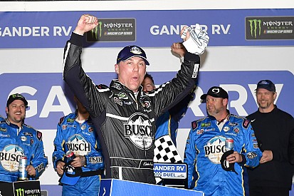 Harvick y Logano ganan los duelos previo a Daytona 500