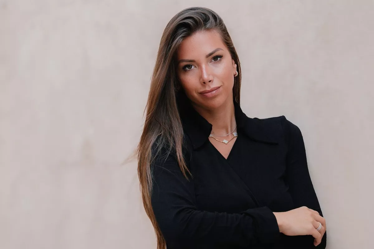 laura-villars.webp