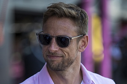 Jenson Button édesapa lesz