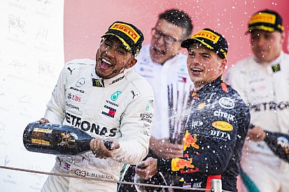 Horner heeft geen behoefte aan Hamilton bij Red Bull: "Verstappen is de toekomst"