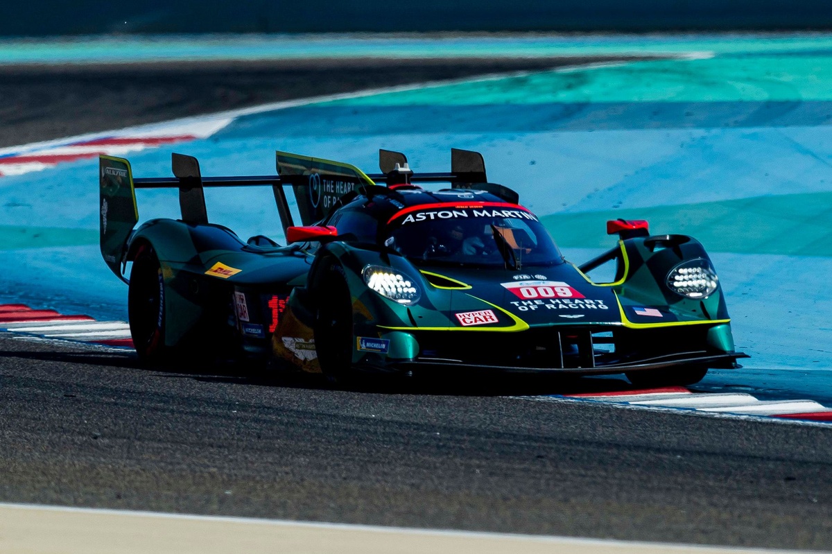 WEC Bahrain: Aston Martin leads at halfway mark, Ferrari closes in on title