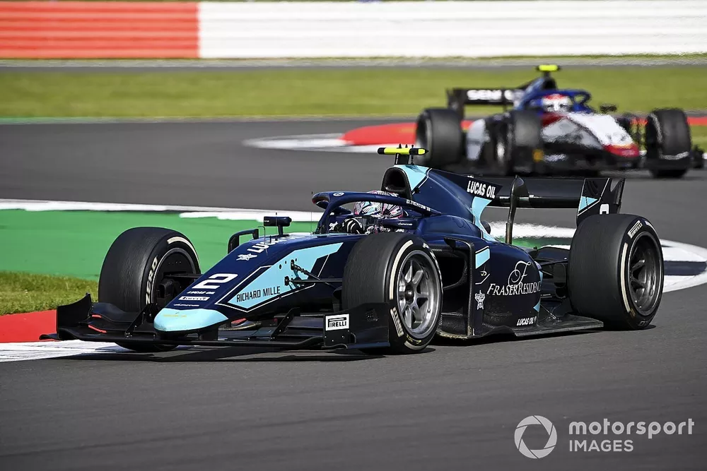Dan Ticktum, Dams, por delante de Pedro Piquet, Charouz Racing System