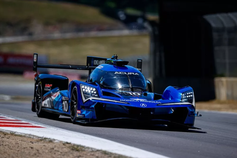 #10 Wayne Taylor Racing with Andretti Acura ARX-06: Ricky Taylor, Filipe Albuquerque