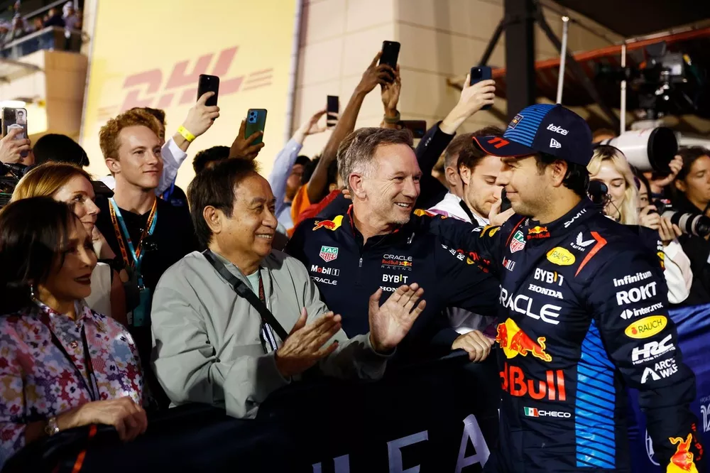 Daranee Yoovidhya, Geri Horner, Christian Horner, Team Principal, Red Bull Racing, businessman Chalerm Yoovidhya celebrate with Sergio Perez, Red Bull Racing, 2nd position, in Parc Ferme