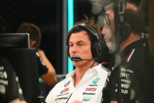 Wolff dice que el error de Mercedes que cost&oacute; a Hamilton fue "inexcusable"