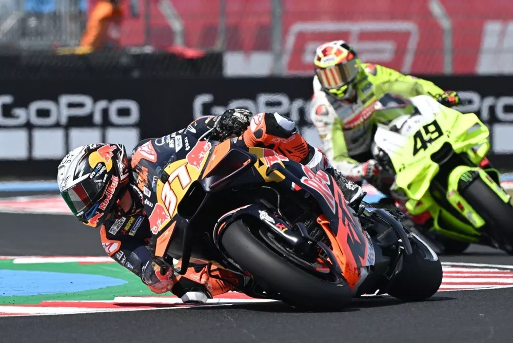 Pedro Acosta, Red Bull KTM Factory Racing, Fabio Di Giannantonio, VR46 Racing Team