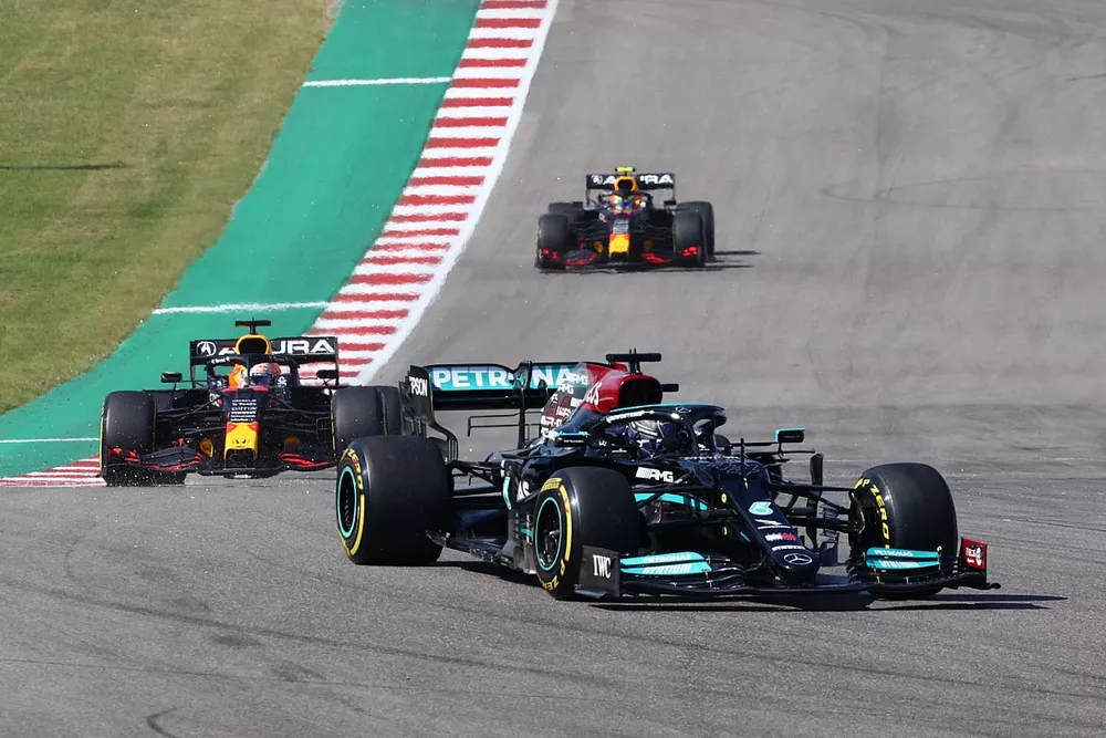 Lewis Hamilton, Mercedes W12, Max Verstappen, Red Bull Racing RB16B