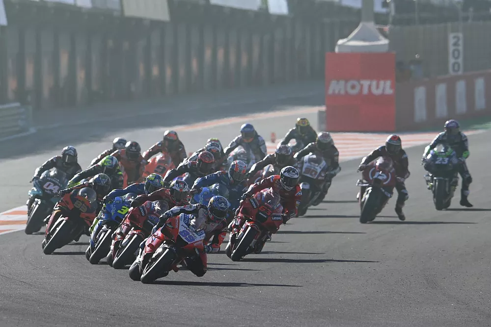 Jorge Martin, Pramac Racing leads at the start