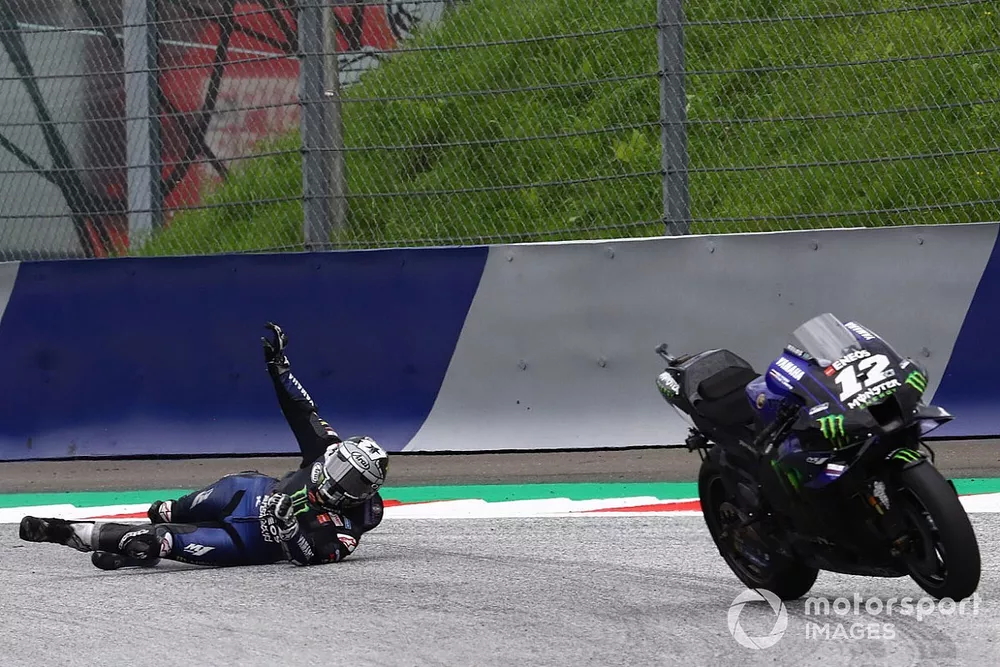 Ca&iacute;da de Maverick Vi&ntilde;ales, Yamaha Factory Racing 