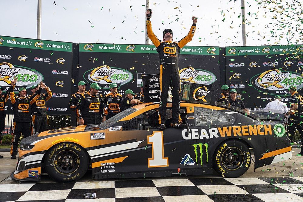 Race winner Kurt Busch, Chip Ganassi Racing, Chevrolet Camaro
