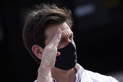 Вольф о том, что не уволит Боттаса до зимы: Я пошутил