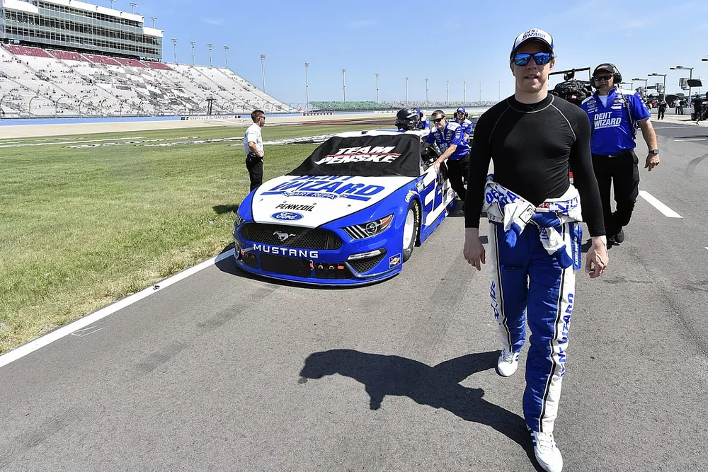 Brad Keselowski, Team Penske, Ford Mustang Dent Wizard