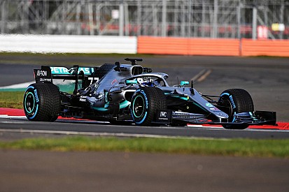 Mercedes pamerkan mobil penantang titel F1 2019
