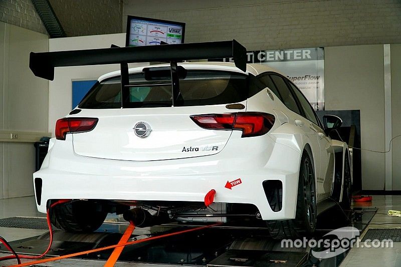 Supercars team boss considering last-minute TCR Germany visit